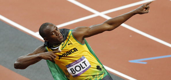 Foto: ‘Alleskunner’ Bolt hoopt op contract in voetbalwereld: “Kijken of ze mij de kans willen geven”