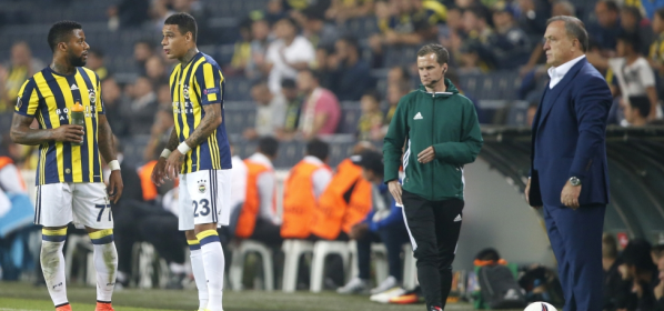 Foto: ‘Van der Wiel kiest voor bizarre transfer’