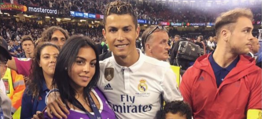 Foto: ‘Verboden foto’ van vriendin Ronaldo opgedoken: volledig naakt