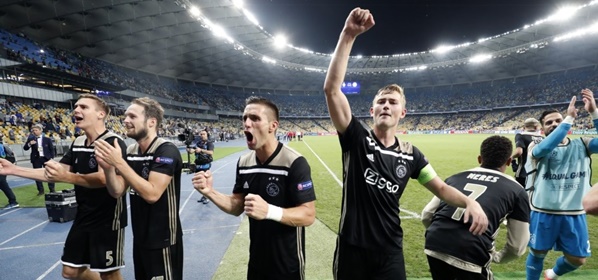 Foto: Ajax zaait verwarring met geheimzinnige advertentie: ‘Legende keert terug’