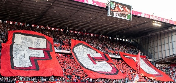 Foto: Harde kern FC Twente viert jubileum met vuurwerk (?)