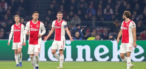 Foto: Ajax eindigt met zure smaak na 2 rode kaarten, 2 penalty’s en 6 goals