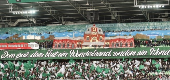 Foto: FOTO: FC Groningen-fans komen met spandoek voor Robben: ‘Volg je hart’