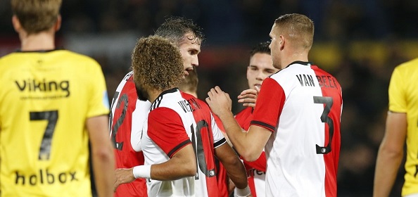 Foto: Kijkers Feyenoord-VVV fileren één man: “Hij is echt slecht”