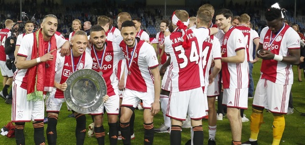 Foto: ‘Dit is precies waarom heel Nederland een hekel heeft aan Ajax’