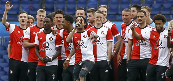 Foto: ‘Verrader’ Ronnie Flex reageert op woedende Feyenoord-fans
