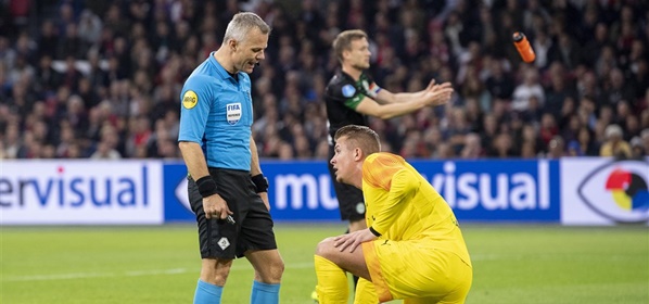 Foto: Fans halen keihard uit na opmerkelijk Ajax-moment: ‘Corrupte bende’