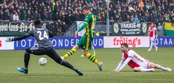 Foto: ‘Beestachtige’ spreekkoren ADO-fans richting Ajax-ster: “Echt afschuwelijk”