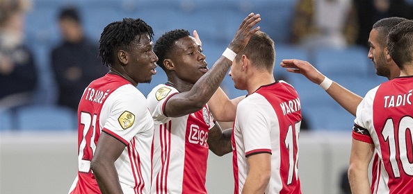 Foto: Jong Ajax zorgt voor unicum door zege op Dordrecht