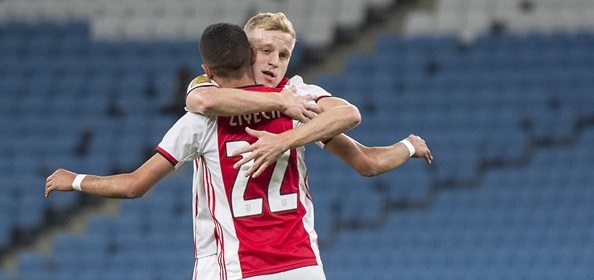 Foto: Van de Beek verrast Ajax-fans met transferstatement