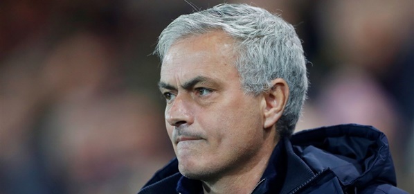 Foto: Werkelijk bizarre gele kaart Mourinho: ‘Ik was onbeleefd tegen een idioot’