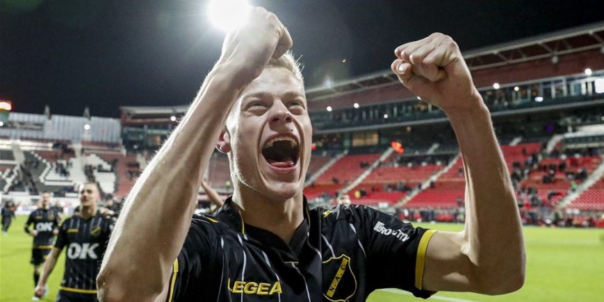 Foto: Aan Monaco en Eredivisie-top gelinkte Van Hecke reageert op geruchten