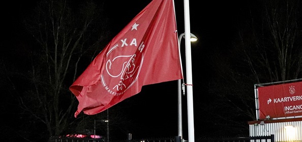 Foto: Ajax-fans zien pijnlijke trend: “Die kan er toch helemaal niks van”