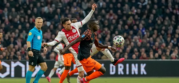 Foto: Kijkers Ajax-PSV snappen er niks van: ‘Dit is een schande’