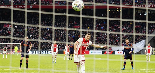 Foto: Fans gaan los tijdens Ajax-RKC: “Ga je schamen”