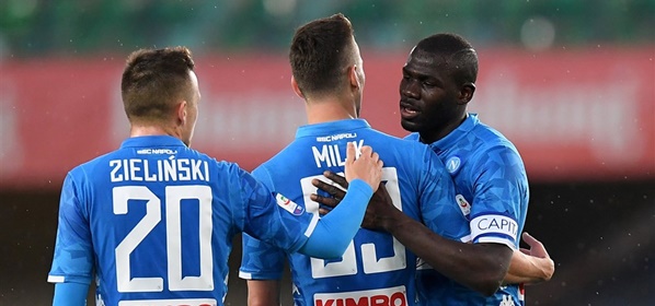 Foto: Napoli krabbelt en bezorgt Inter eerste nederlaag sinds december