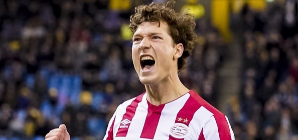 Foto: Van der Doelen geeft PSV advies over Sam Lammers