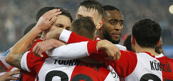 Foto: Ajax-watcher begrijpt Feyenoord niet: “Dat geneuzel”