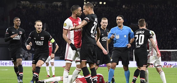 Foto: Ajax-fans gaan helemaal los over AZ: ‘Rechtstreekse degradatie’