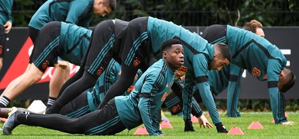 Foto: ‘Ajax-spelers willen toch wel weten of er echt niets aan de hand is’