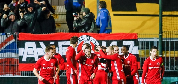 Foto: Almere City-verdediger verlengt aflopend contract met twee jaar
