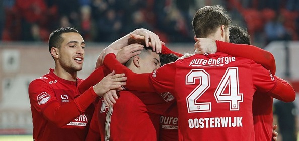 Foto: Vraagtekens bij FC Twente: “Dat vind ik wel heel erg raar”