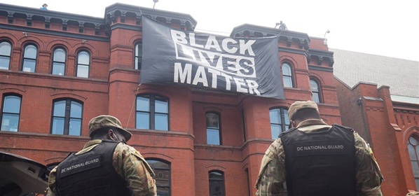Foto: Edwin van der Sar doet Black Lives Matter-oproep