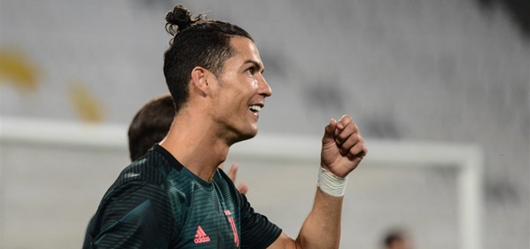 Foto: Cristiano Ronaldo verkozen tot Speler van de Eeuw in Dubai