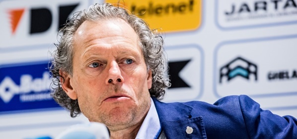 Foto: ‘Preud’homme stopt als trainer, Twente-hereniging van de baan’