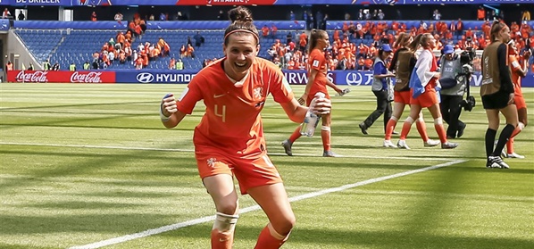 Foto: ‘Oranje Leeuwin’ Van Dongen maakt mooie transfer