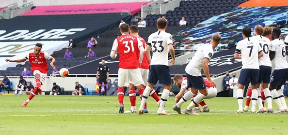 Foto: Alderweireld kopt Spurs dubbel voorbij Arsenal