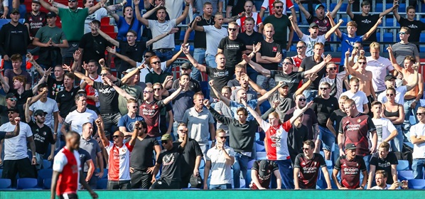 Foto: Boze Feyenoord-fans wijzen naar álle andere Eredivisie-clubs