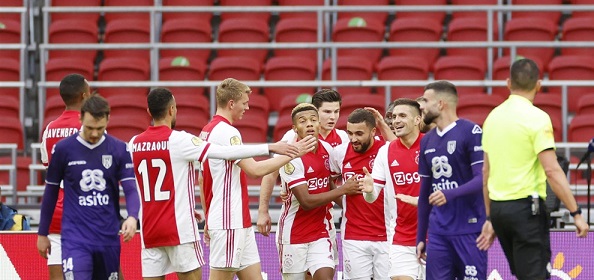 Foto: ‘Ajax is de dupe van falende scheidsrechter’