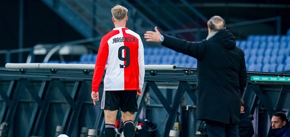 Foto: Feyenoorder keihard aangepakt: “Net zo goed met 10 man”