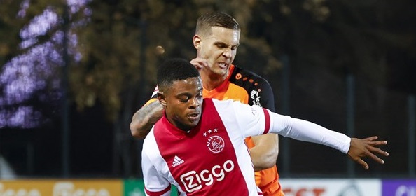 Foto: Ajax-talenten en Volendam delen punten op De Toekomst