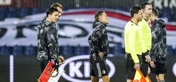 Foto: Kijkers fileren Feyenoorder: “Hij kan niet voetballen”