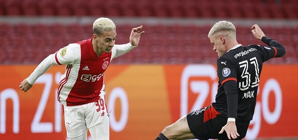 Foto: Ajax blijft koploper dankzij comeback tegen PSV