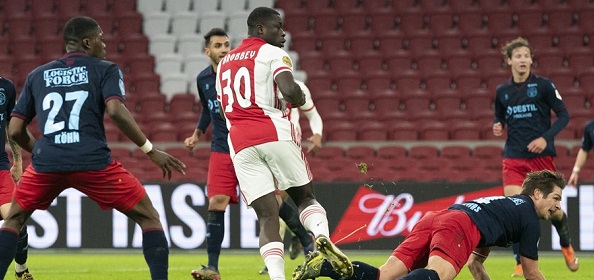 Foto: Ophef na Ajax-Willem II: “Mag wat uitzoeken in de fanshop”