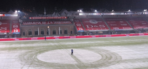 Foto: Eredivisie maakt zich op voor winterweer: ‘Oranje ballen zijn opgepompt’