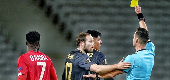 Foto: Bizar: ‘Ajax-scheidsrechter’ voor zes wedstrijden geschorst
