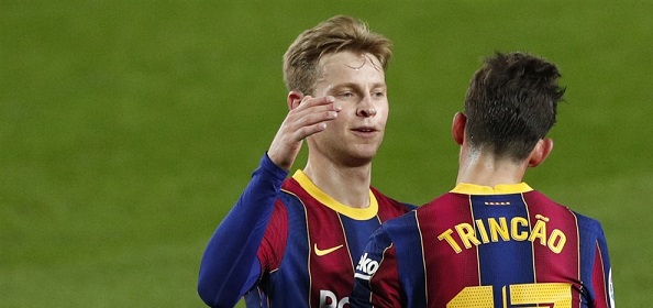 Foto: Barcelona-fans vol ongeloof over Frenkie de Jong