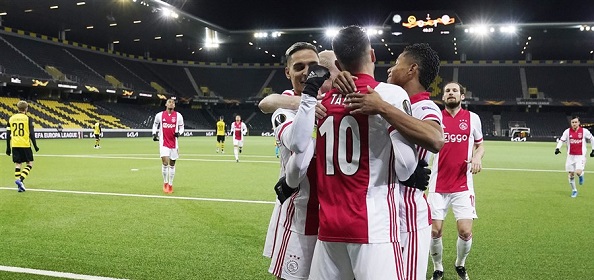 Foto: Ajax-fans woest op ‘klootzak’ na bizarre onthulling
