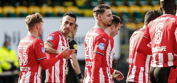 Foto: PSV-spelers geven krachtig signaal af