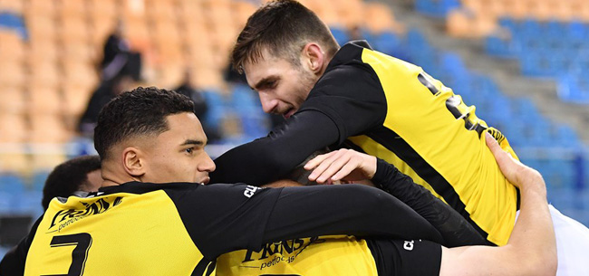 Foto: Vitesse-spelers betalen mee aan geel-zwart kleuren Arnhem