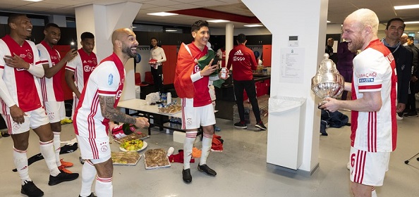 Foto: Ajax geniet openlijk van Super League-drama