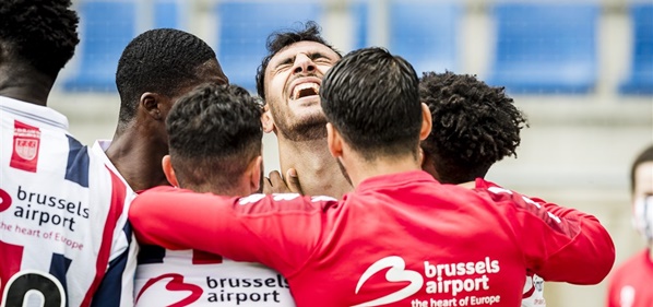 Foto: Willem II blijft dankzij goal van het jaar in Eredivisie, Emmen play-offs