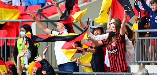 Foto: ‘Respectloze actie Engelse fans tijdens volkslied Duitsland’