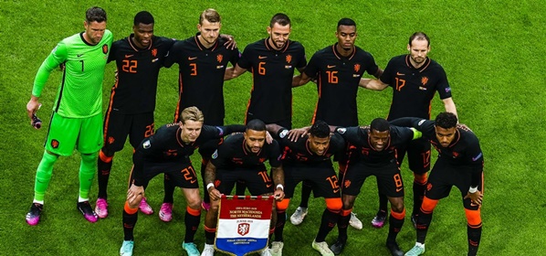 Foto: ‘Oranje-opstelling: Frank de Boer is gek!’