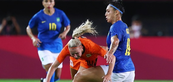Foto: Oranje Leeuwinnen delen de punten na krankzinnig duel