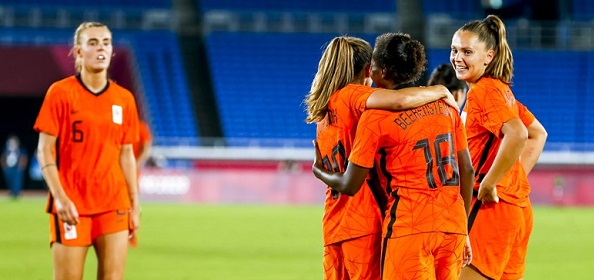 Foto: Oranje Leeuwinnen halen opnieuw uit: 8-2!